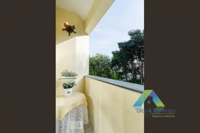 Imagem Apartamento com quintal e churrasqueira em condomínio diferenciado, com 2 dormitórios, 2 vagas com área gourmet excelente localização.