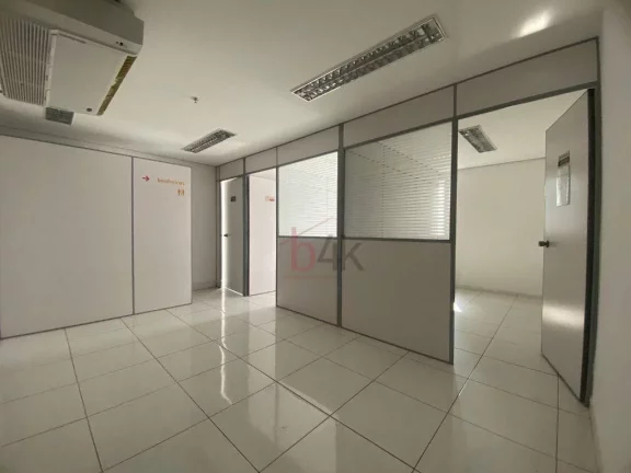 Imagem Salas comerciais unificadas com o total de 160m² para locação no Alto da Boa Vista/Santo Amaro.