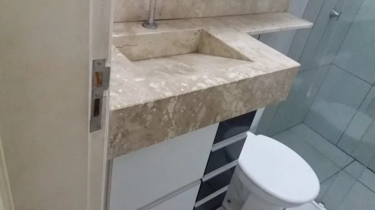 Imagem Apartamento com ótima localização dentro do condomínio, o qual possui 2 dormitórios, sala, cozi...