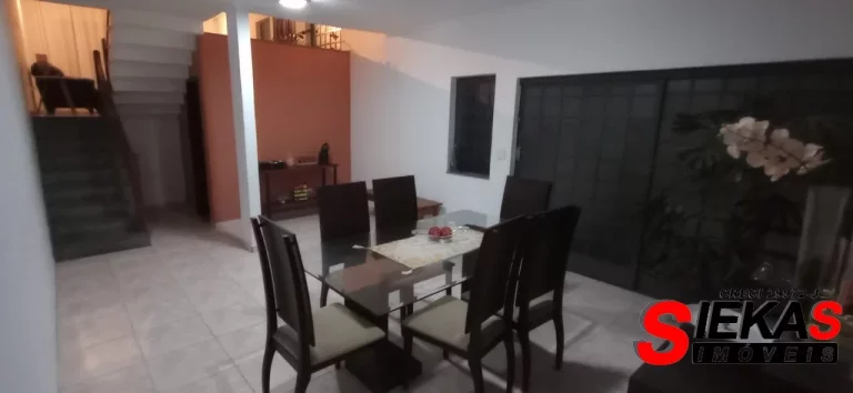 Imagem Casa à venda em São Paulo-SP, Vila Santana: 3 quartos, 1 suíte, 2 salas, 2 banheiros, 186m² de área!