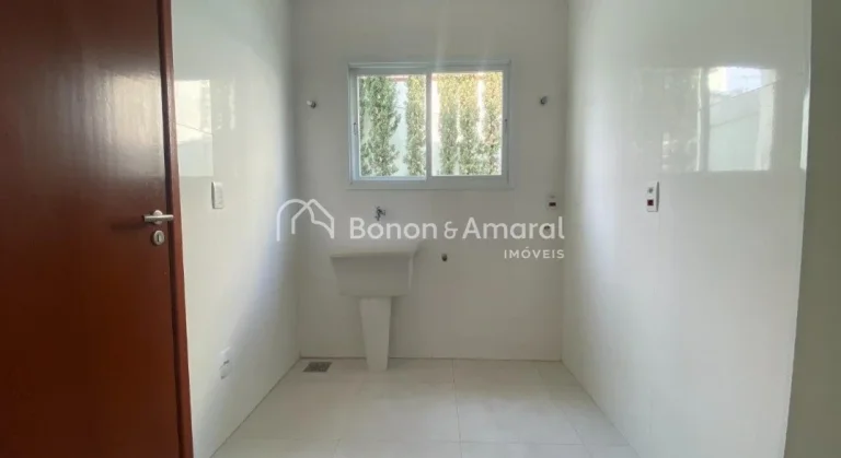 Imagem Descubra o prazer de morar em um condomínio encantador e bem localizado, em um sobrado deslumbrante...