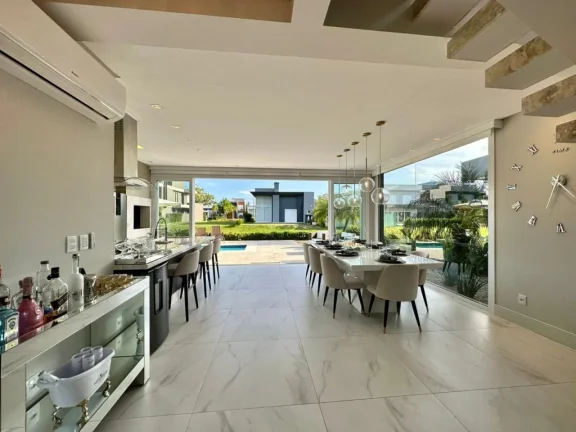 Imagem Casa em Condominio 4 Dormitórios - Bairro --