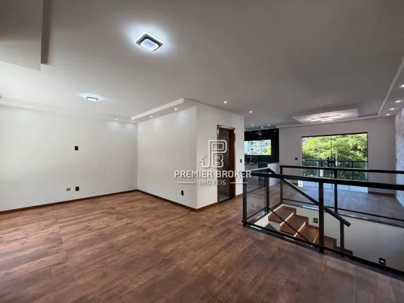 Imagem Casa com 3 dormitórios à venda, 150 m² por R$ 850.000,00 - Albuquerque - Teresópolis/RJ