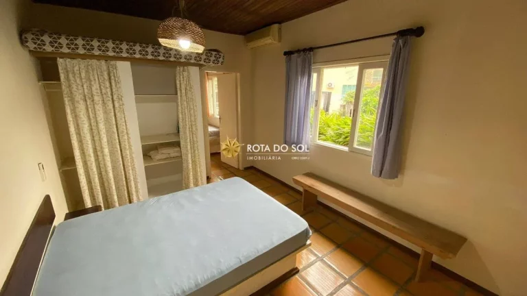 Imagem Casa à venda 4 quartos a poucos metros da Praia de Bombas - Bombinhas SC