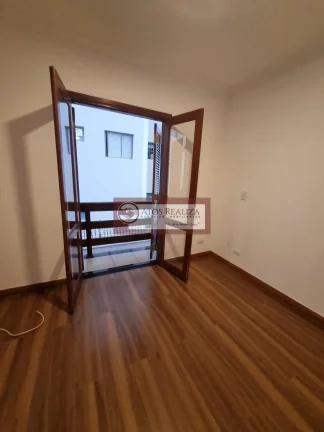 Imagem Oportunidade Exclusiva no Campo Grande a Venda. Vendo Sobrado em Condomínio fechado na Sabará região de campo grande, São 3 Dormitórios, sendo 1 Suíte, todos com Armários, cozinha planejada, 2 vagas fixas subterrâneas, Churrasqueira e Quintal. Valor de Su