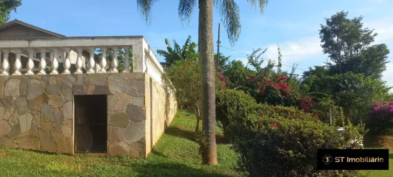 Imagem Bela Chácara em Atibaia 3900m² Analisa entrada parcelas e carro $ 850mil