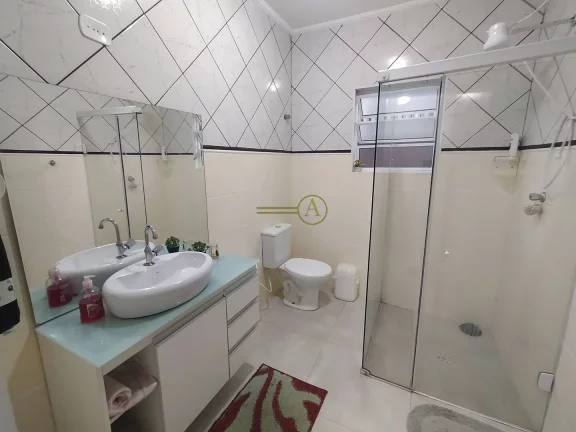 Imagem Casa á 700m da Praia, 2 dorms toda reformada à venda em Peruíbe