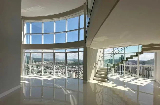 Imagem Apartamento Duplex Vista Mar com 4 suítes e 3 vagas de garagem em Balneário Camboriú-SC