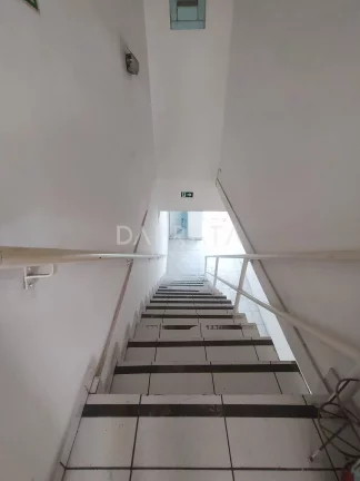 Imagem Loja Salão comercial térreo, 7 vagas, no centro de Carapicuíba 150m