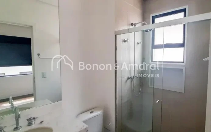 Imagem Aconchegante casa para venda em Sousas, com 200 m² de área construída. A residência possui livin...