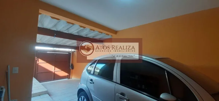 Imagem Vendo lindo assobradada em Jordanópolis região da Cidade Dutra. Vendo Assobradada de 255m² sendo 3 dormitórios, cozinha, quintal nos fundos com com forno de pizza e Churrasqueira e quarto e banheiro, quintal na frente, mais um cômodo, 2 vagas cobertas, co