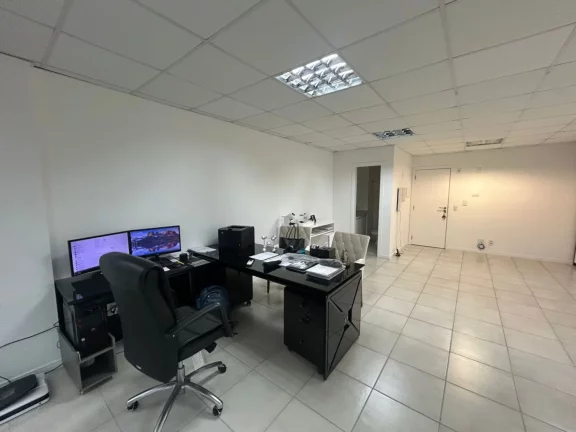 Imagem Sala Comercial para Venda em Florianópolis / SC no bairro Centro
