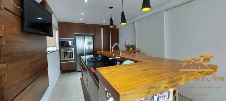 Imagem Casa com 03 suítes e 450m² no Alto da Boa Vista em Campos do Jordão.