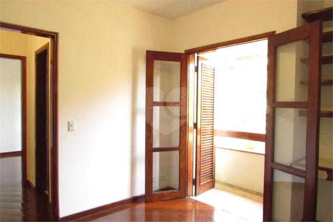 Imagem Casa para alugar com 4 quartos, sendo 2 suítes, em Vila São Francisco, São Paulo - SP