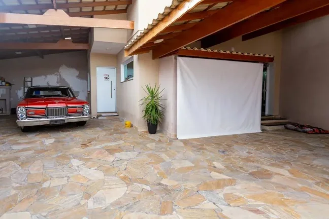 Imagem Casa com Ótima Localização 144 m² 2 Dormitorios e 4 Vagas de Garagens