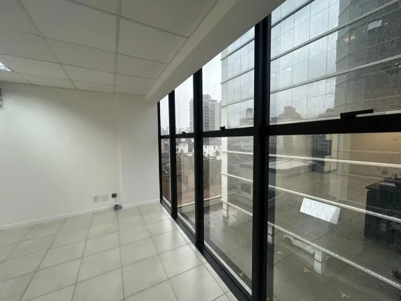 Imagem Sala Comercial para Venda em Florianópolis / SC no bairro Centro