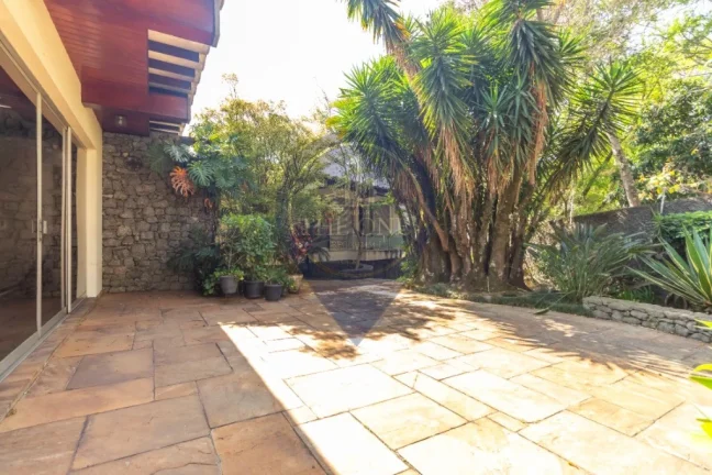 Imagem Imóvel de luxo à venda em São Paulo-SP: Casa de 4 quartos, 2 suítes, 2 salas, 6 banheiros, 5 vagas no Bosque da Saúde - 508m².