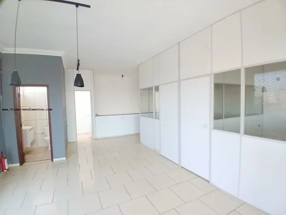 Imagem Salão Comercial para Locação em Limeira, Vila Queiroz, 1 banheiro, 3 vagas