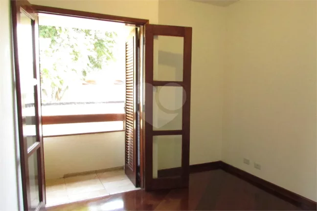 Imagem Casa para alugar com 4 quartos, sendo 2 suítes, em Vila São Francisco, São Paulo - SP