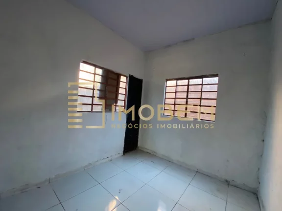 Imagem Casa à venda em Sinop-MT, Jardim Maria Carolina: 2 quartos, 1 suíte, 1 sala, 2 banheiros, 3 vagas de garagem, 102m².
