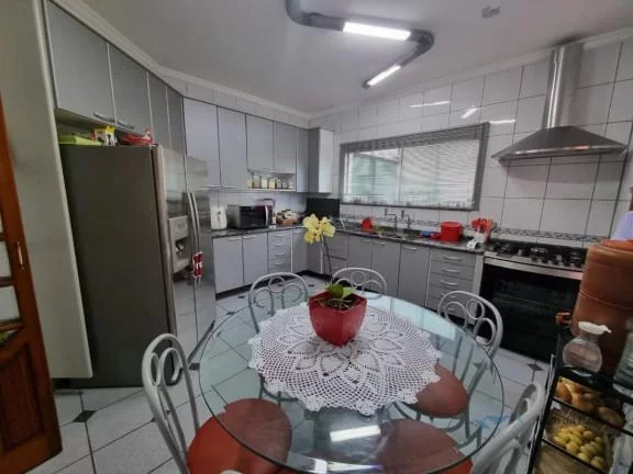 Imagem Lindo Sobrado à Venda com 3 dormitórios, 3 suítes, hidromassagem, 5 vagas, Parque Espacial, São Bernardo do Campo