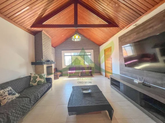Imagem Ampla Chácara em Atibaia – 3 Dormitórios, Piscina e Casa de Caseiro