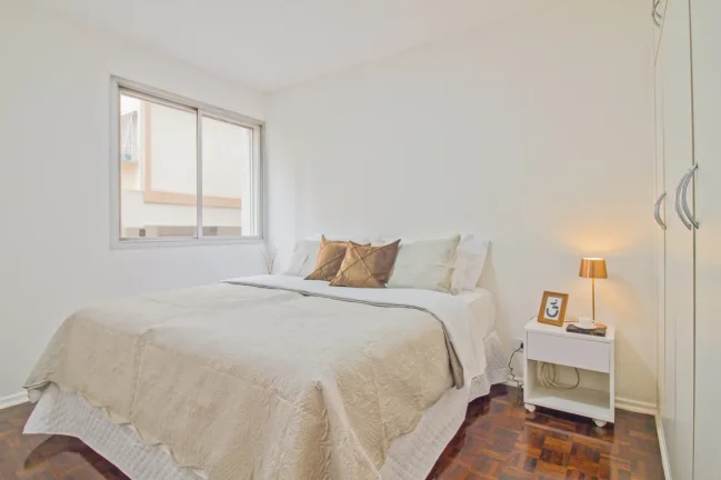 Imagem Apartamento Reformado 97M², 2Q, 1 Suíte, 2 Banheiros, 1 Vaga, Playground, Salão de Festas.