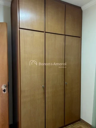 Imagem MORE NUM AMPLO APARTAMENTO DE 208m² !!!

Sala ampla para 3 ambientes, sala de almoço e sala de jan...
