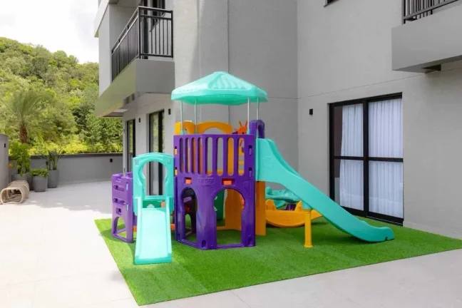 Imagem Apartamento semi-mobiliado com 2 suítes e 2 vagas de garagem na Praia dos Amores