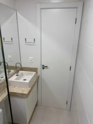 Imagem Apartamento mobiliado com 2 dormitórios sendo 1 suíte e 1 vaga de garagem em Balneário Camboriú