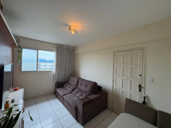 Imagem Excelente apartamento de 2 quartos com dependência aconchegante e bem localizado para chamar de seu? Então não perca essa oportunidade!
