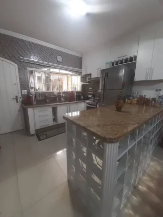 Imagem Sobrado com 3 dormitórios à venda, 270 m² por R$ 1.100.000,00 - Vila Pires - Santo André/SP