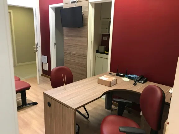 Imagem Sala Comercial para Locação em Itaboraí, Três Pontes, 2 banheiros, 1 vaga