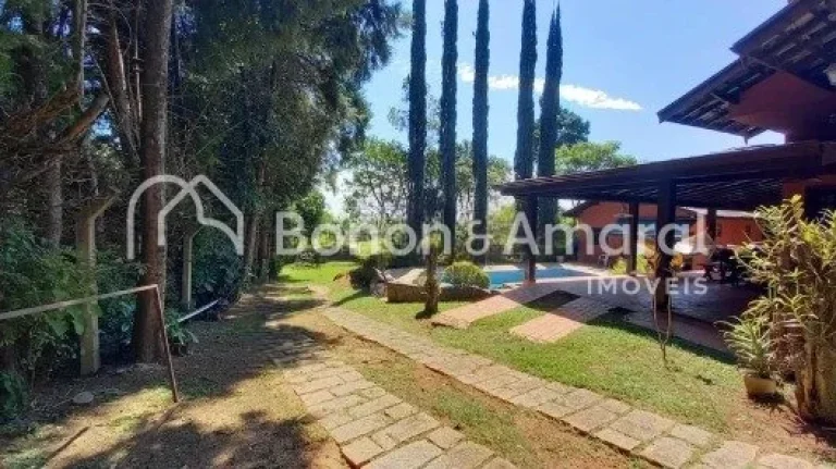 Imagem Chácara em excelente localização, rodeada por muito verde, em um terreno de 2.000 m² e área con...