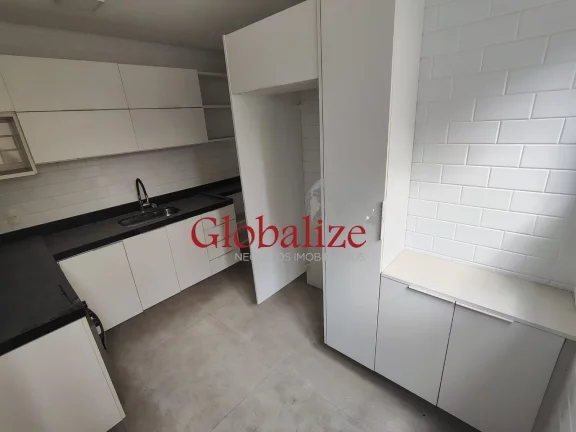 Imagem Casa duplex R$900.000, 03 dormitórios sendo 02 suítes, ótima localização, solário com churrasqueira, 01 vaga de garagem