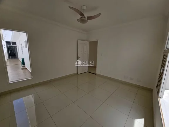 Imagem Casa com 2 Dormitórios em Uberaba - Oportunidade única!