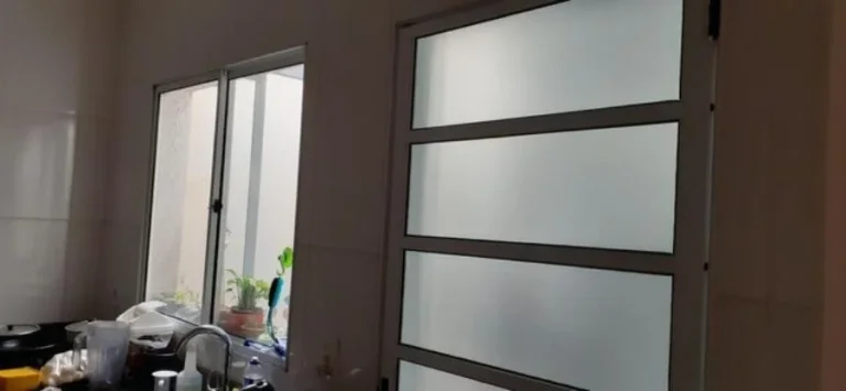 Imagem Sobrado para Venda por R$350.000,00 com 2 dormitórios, 2 suites e 2 vagas - Itaquera, São paulo / SP - Cód. BDI37028