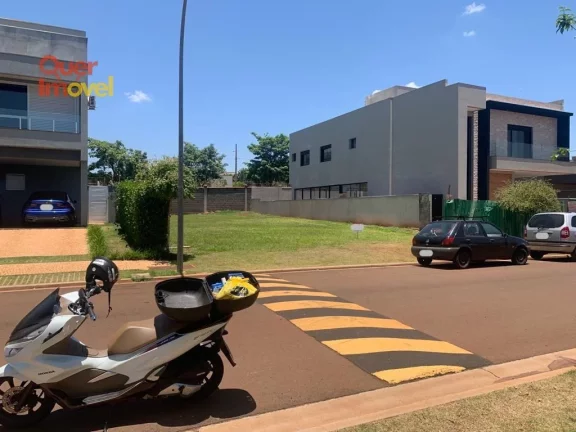 Imagem Terreno de 487,05 m² no Condomínio Alphaville 1 - Residencial e Empresarial Alphaville, Ribeirão Preto-SP! Aproveite essa oportunidade com a Quer Imóvel Negócios Imobiliários.