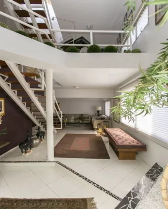 Imagem Cobertura triplex fantástica. Piso inferior: living, terraço, 02 dormitórios com armários, banhe...