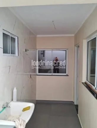 Imagem Linda Casa no Bairro Columbia, Próxima à UEL, com Suíte, Área Gourmet e Vista Privilegiada em Londrina
