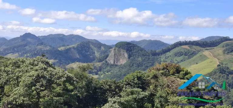 Imagem Terreno com Vista Espetacular em Gonçalves, Terra Fria