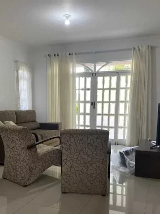 Imagem Casa com 3 dormitórios sendo 1 suíte e 2 vagas - Boa Vista | Joinville/SC