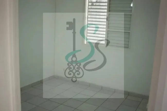 Imagem Venda de Sobrado no Residencial Cosmos, Campinas. Sobrado recém reformado com 2 dormitórios no piso superior, sala, cozinha, lavanderia, banheiro, la