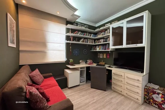 Imagem Este espaçoso apartamento oferece o conforto e a conveniência que você procura. Com um total de t...