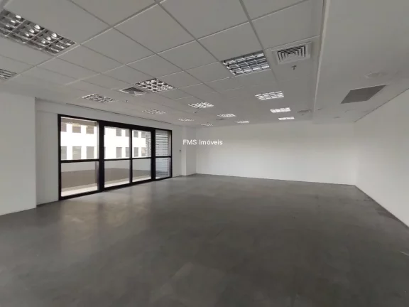Imagem Conjunto comercial com 677m² para locação em Alphaville.