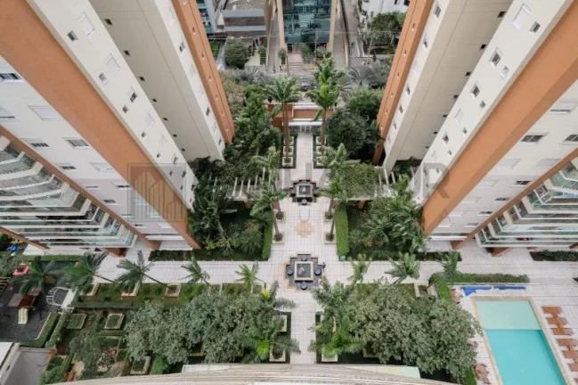 Imagem Apartamento à venda na Vila Olímpia, São Paulo-SP: 3 quartos, 3 suítes, 3 salas, 5 banheiros, 3 vagas de garagem, 125m².