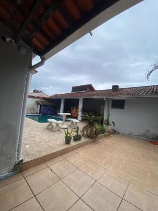 Imagem Casa com 3 dormitórios à venda por R$ 550.000 - Jardim Regina - Itanhaém/SP