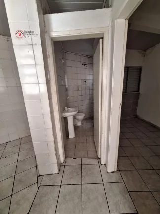 Imagem Casa t?(C)rrea para alugar a 400 metros do Metrô Vila Prudente. 2 dormitóorios + quartinho para escritório.
