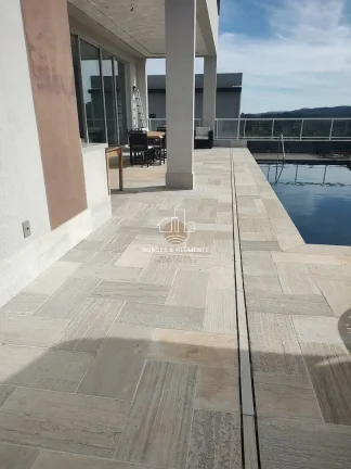Imagem Residência de Alto Padrão com piscina e Elevador no Equilibrium