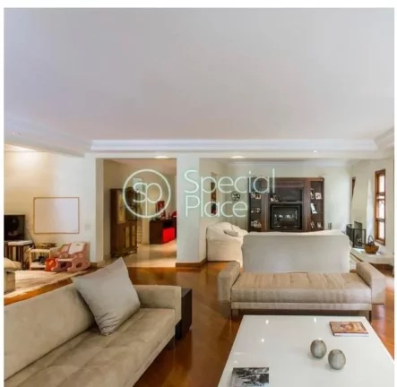 Imagem Clean e espaçosa.! Sala Estar voltada para Jardim com Piscina e Churrasqueira. 5 Dormitórios, send...